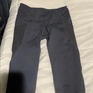 Old navy active Capri leggings petite